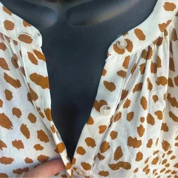 Flawless women’s long sleeve mocha/ cream cheetah print top button down sz M NWT - Picture 6 of 6